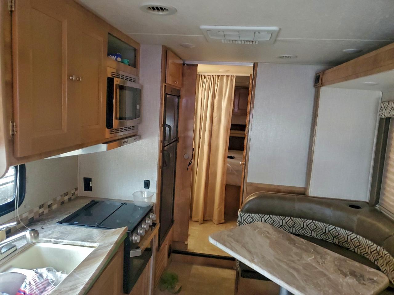 2019 Ford Econoline E450 Super Duty Cutaway Van VIN: 1FDXE4FS5KDC01674 Lot: 93635365