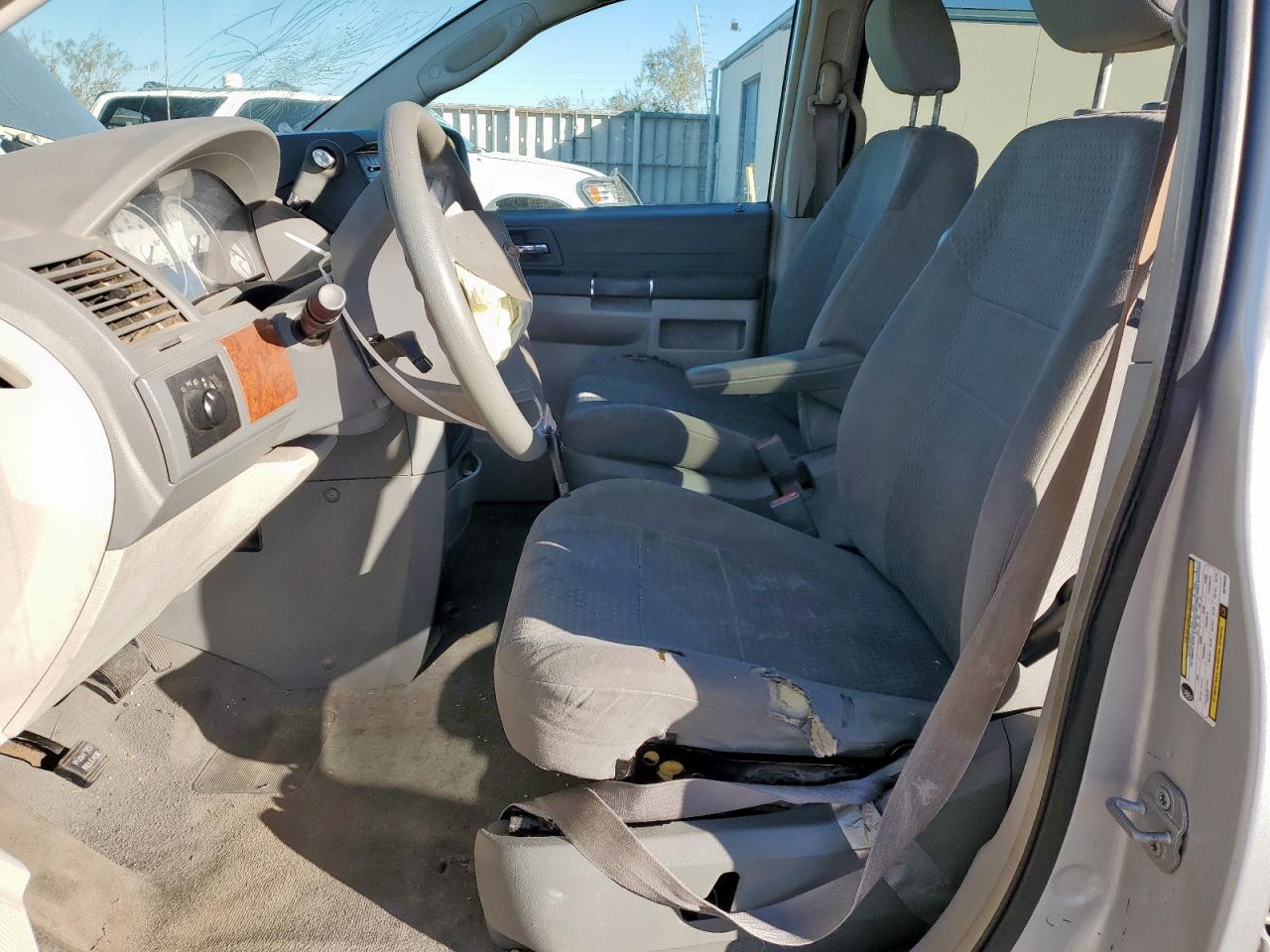 2008 Chrysler Town & Country Lx VIN: 2A8HR44H08R750492 Lot: 91994295