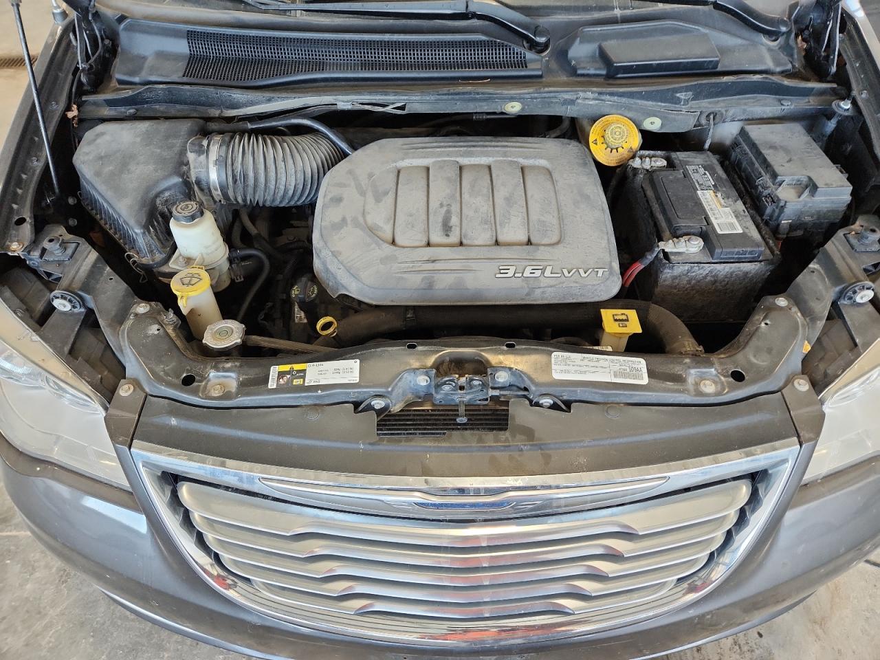 2016 Chrysler Town & Country Touring L VIN: 2C4RC1CG8GR221830 Lot: 92297555