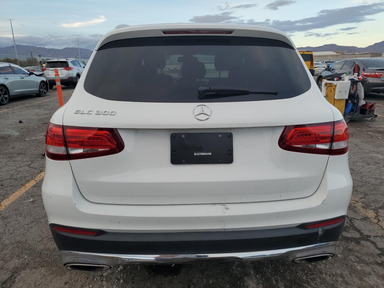 2018 Mercedes-Benz Glc 300 VIN: WDC0G4JB0JV060751 Lot: 93271515