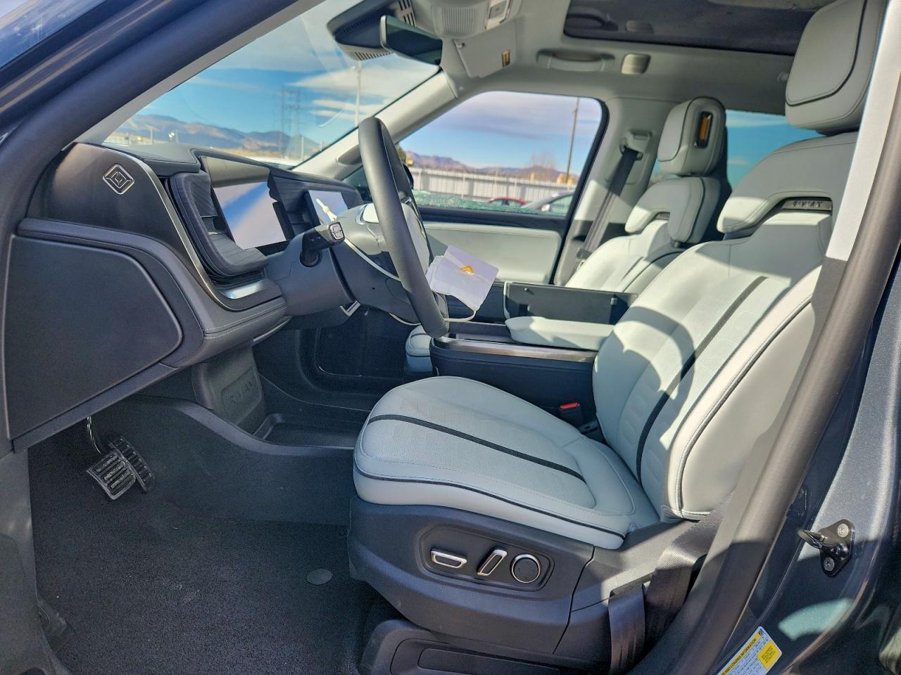 2025 Rivian R1S Adventure VIN: 7PDSGBBA9SN066275 Lot: 94255525