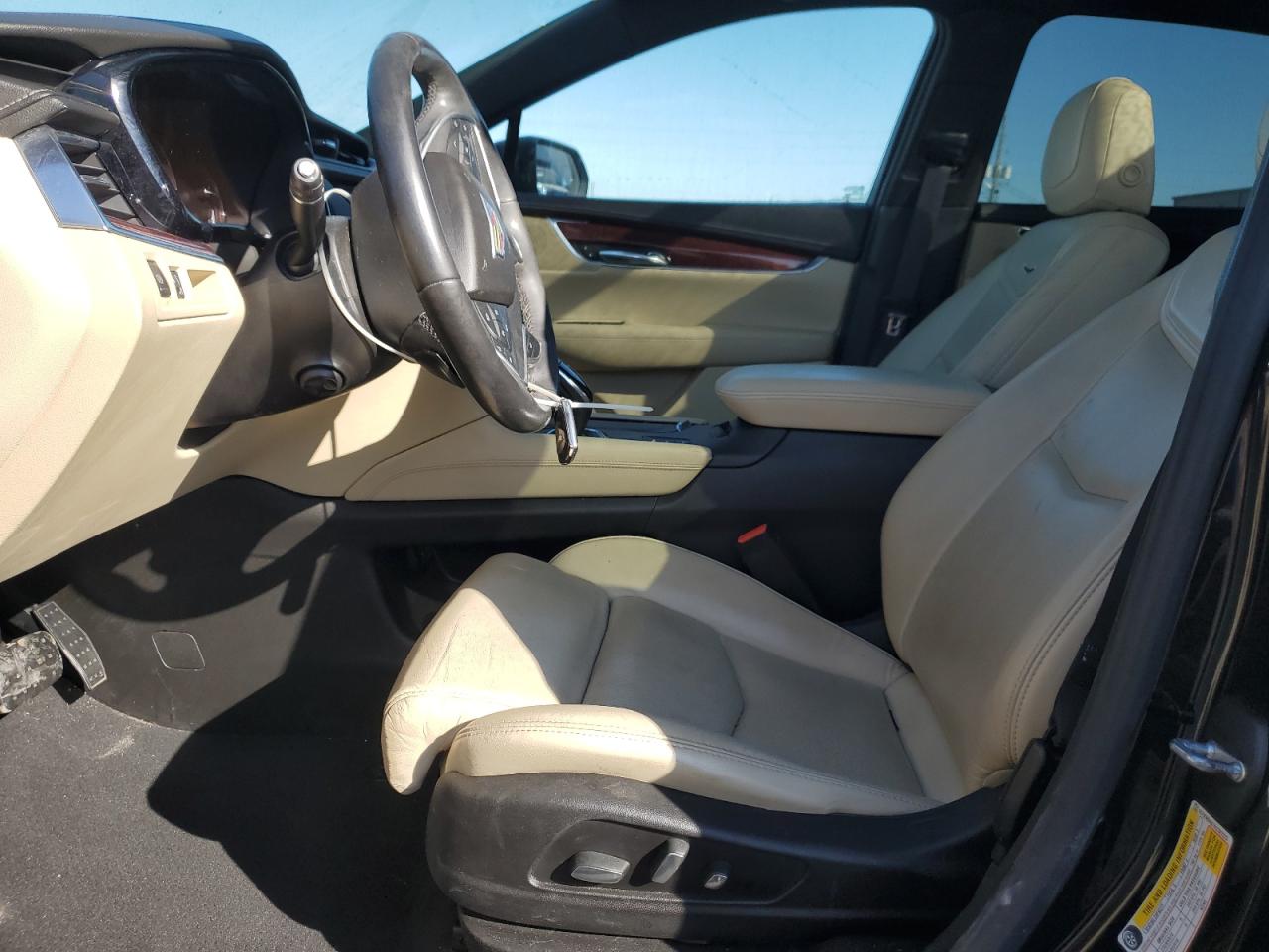 2017 Cadillac Xt5 Luxury VIN: 1GYKNDRS7HZ322223 Lot: 92377865