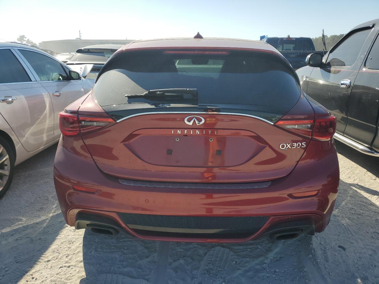 2017 Infiniti Qx30 Base VIN: SJKCH5CP5HA021585 Lot: 92453655