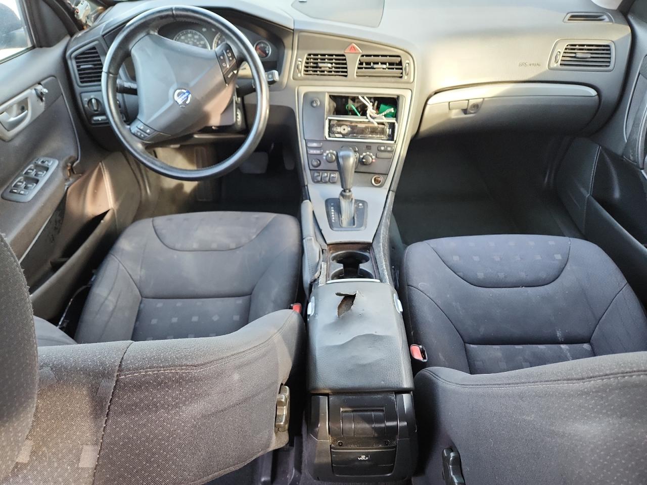 2005 Volvo S60 2.5T VIN: YV1RS592352440786 Lot: 92677195