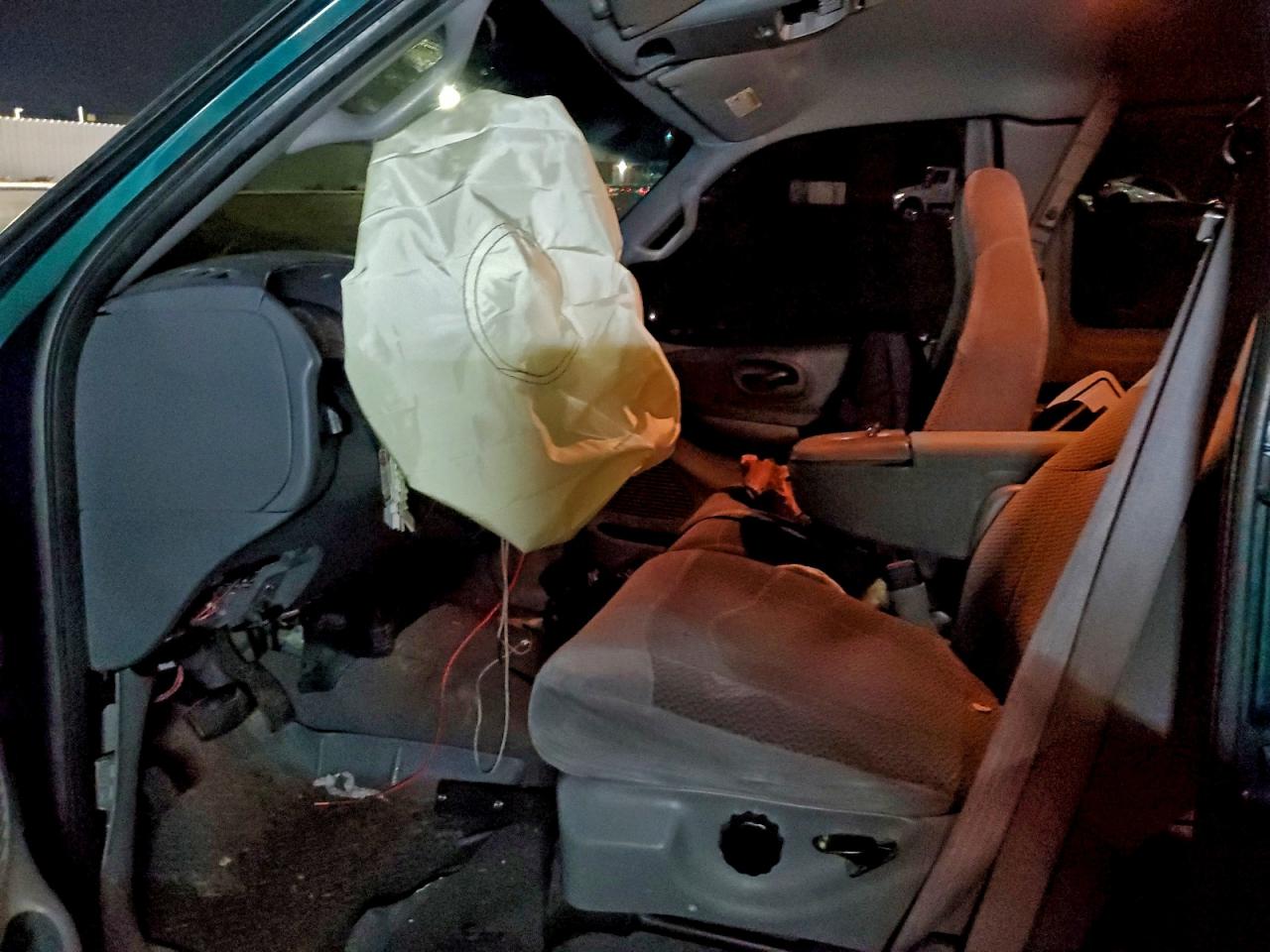 2000 Ford F150 VIN: 2FTRX18L7YCA32861 Lot: 94385285