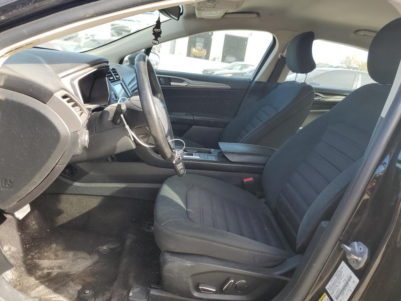 2019 Ford Fusion Se VIN: 3FA6P0LU5KR143782 Lot: 93423125