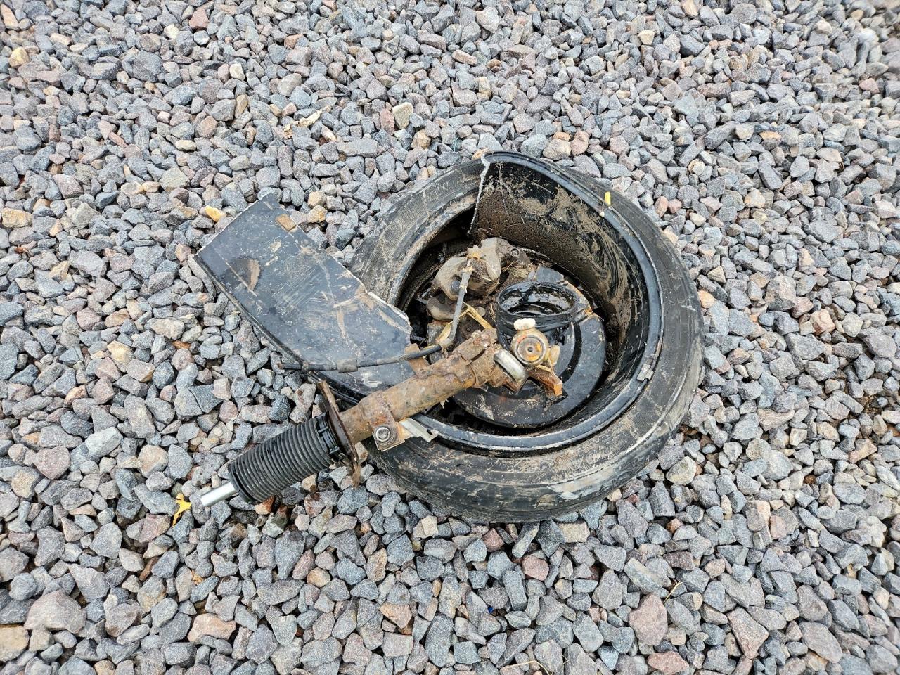 2018 Ford Escape Se VIN: 1FMCU9GDXJUD27039 Lot: 93753275