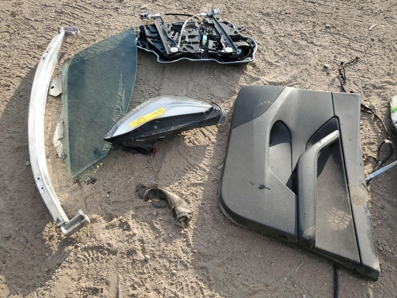 2021 Tesla Model Y VIN: 5YJYGAEE1MF293942 Lot: 90825625