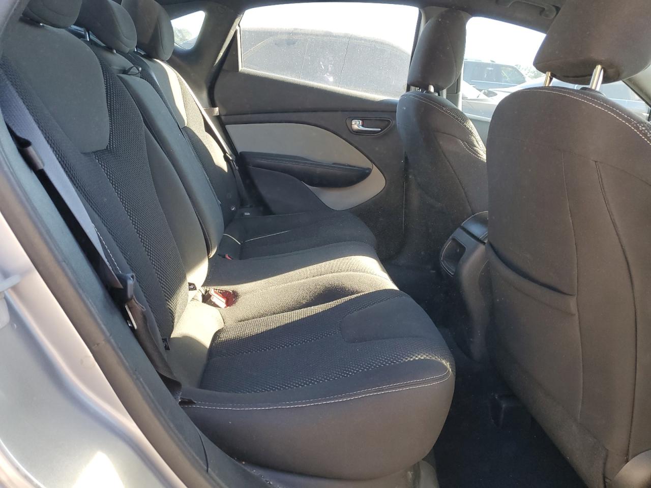 2015 Dodge Dart Sxt VIN: 1C3CDFBB6FD173255 Lot: 92372575