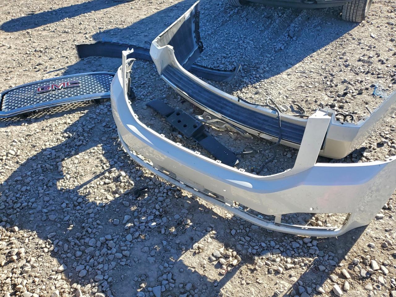 2015 GMC Yukon Xl Denali VIN: 1GKS2JKJ7FR564591 Lot: 94158535