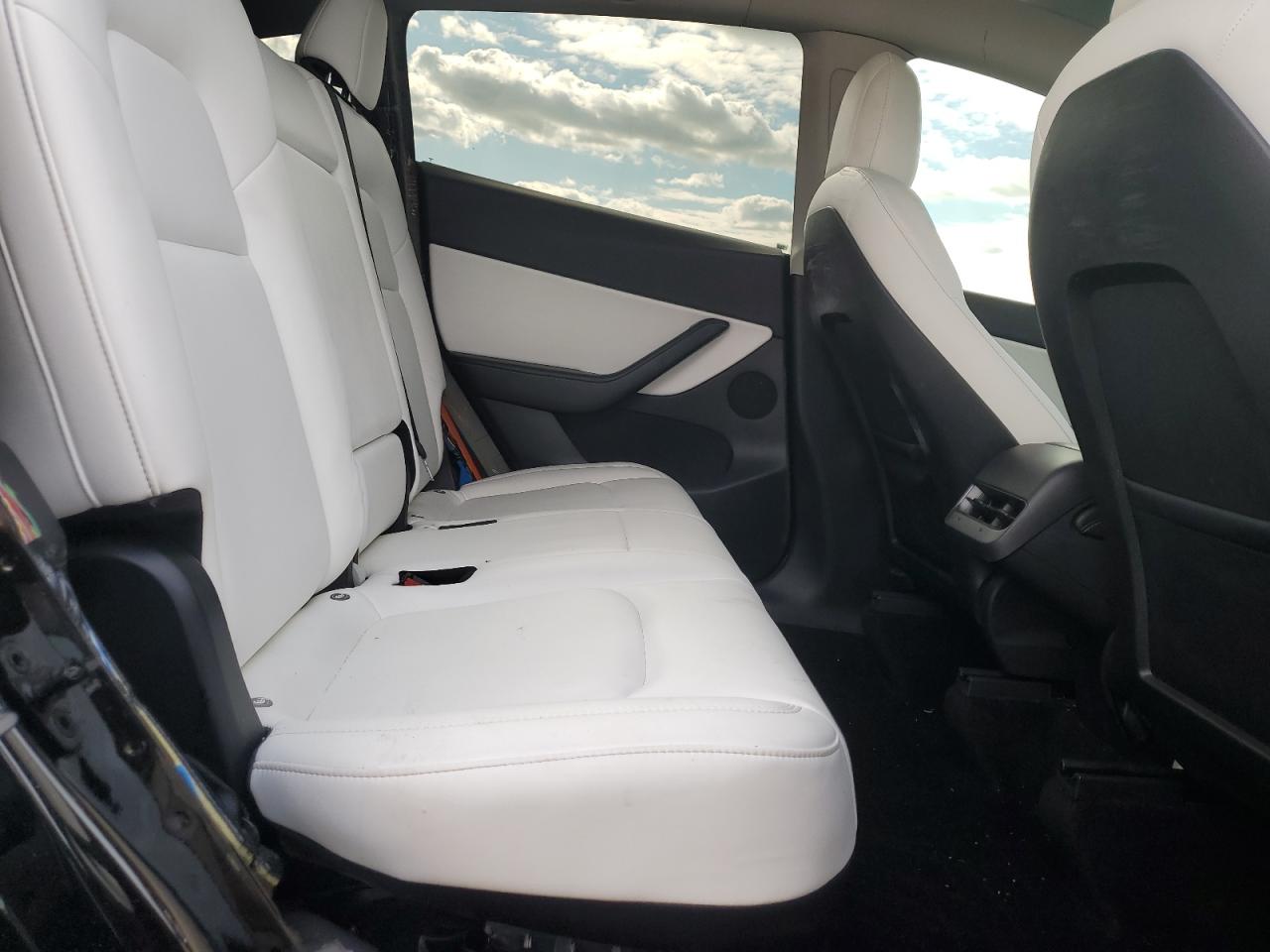 2021 Tesla Model Y VIN: 5YJYGDEE2MF141766 Lot: 92433805