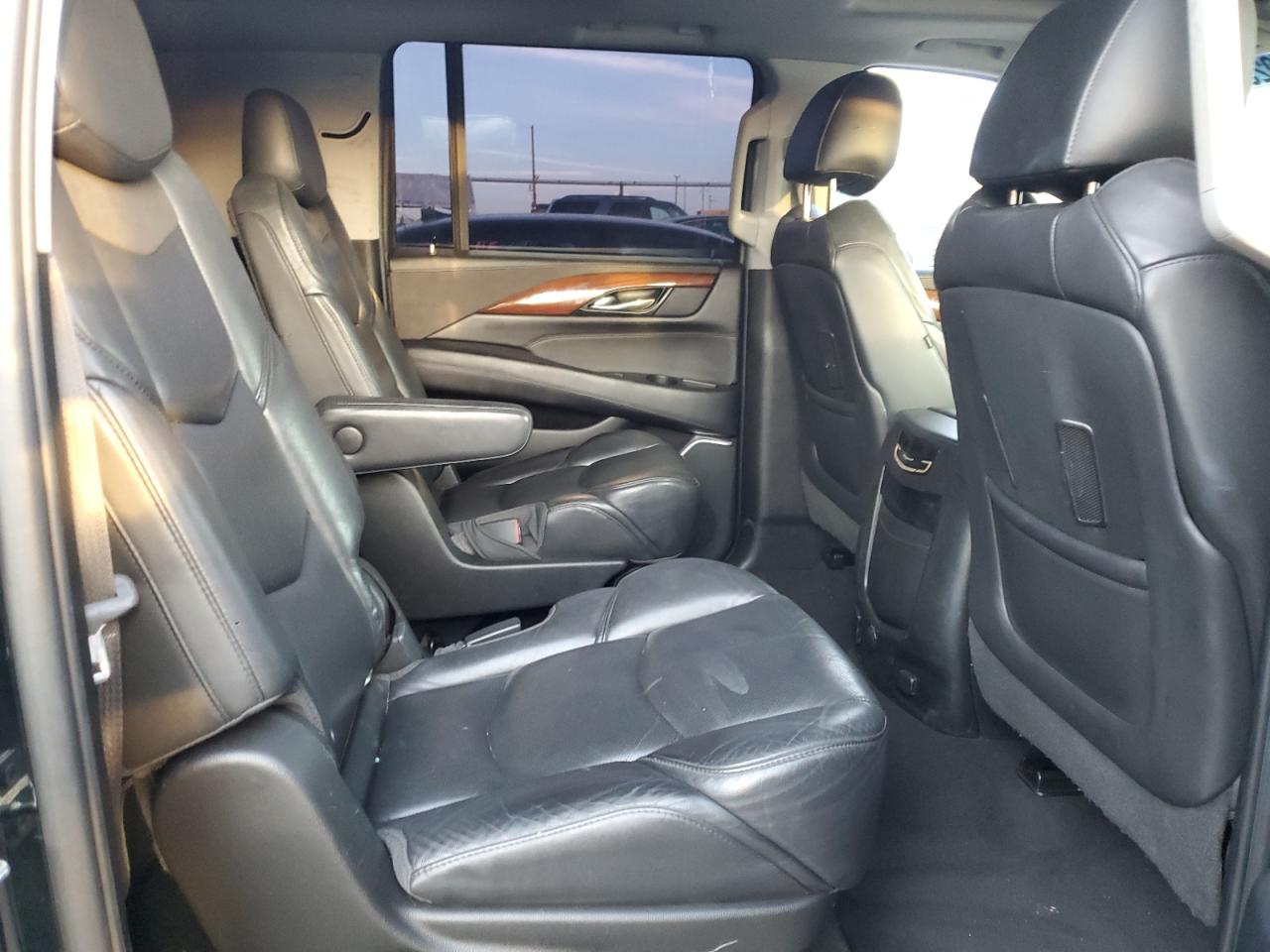 2019 Cadillac Escalade Esv Luxury VIN: 1GYS3HKJ3KR113471 Lot: 92304695