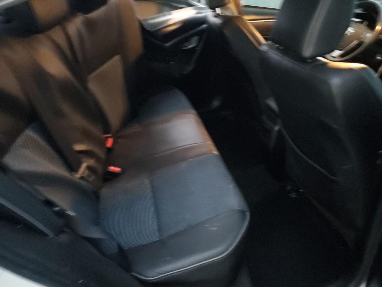 2014 Toyota Corolla L VIN: 5YFBURHE2EP107176 Lot: 92351725