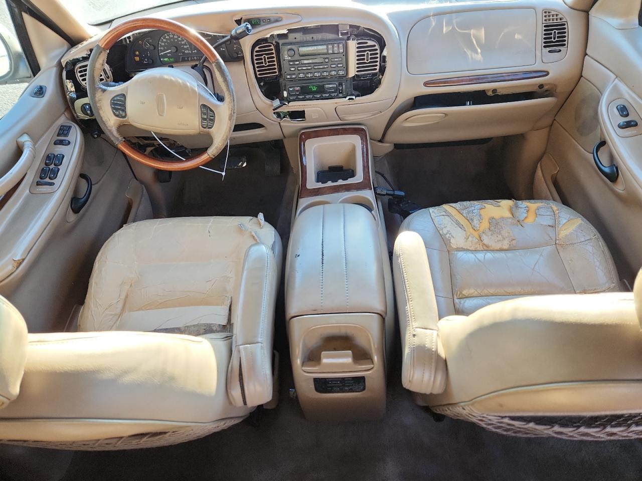 1999 Lincoln Navigator VIN: 5LMRU27L2XLJ10492 Lot: 91292395