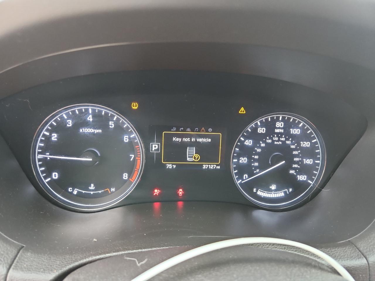 2017 Genesis G80 Base VIN: KMHGN4JE0HU204704 Lot: 90684105