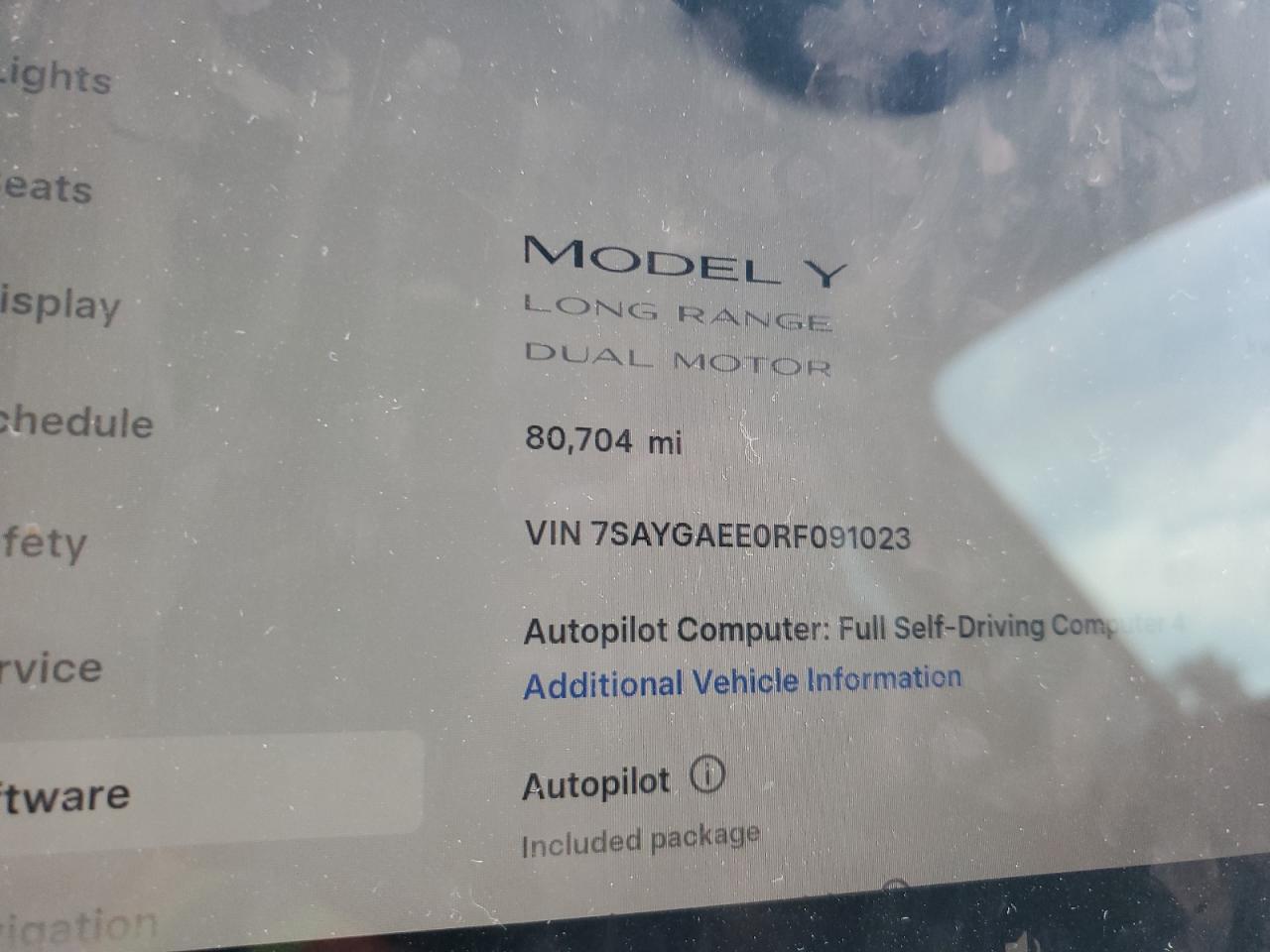 2024 Tesla Model Y VIN: 7SAYGAEE0RF091023 Lot: 90895215