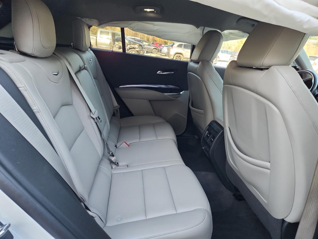 2023 Cadillac Xt4 Luxury VIN: 1GYAZAR45PF217647 Lot: 92793905