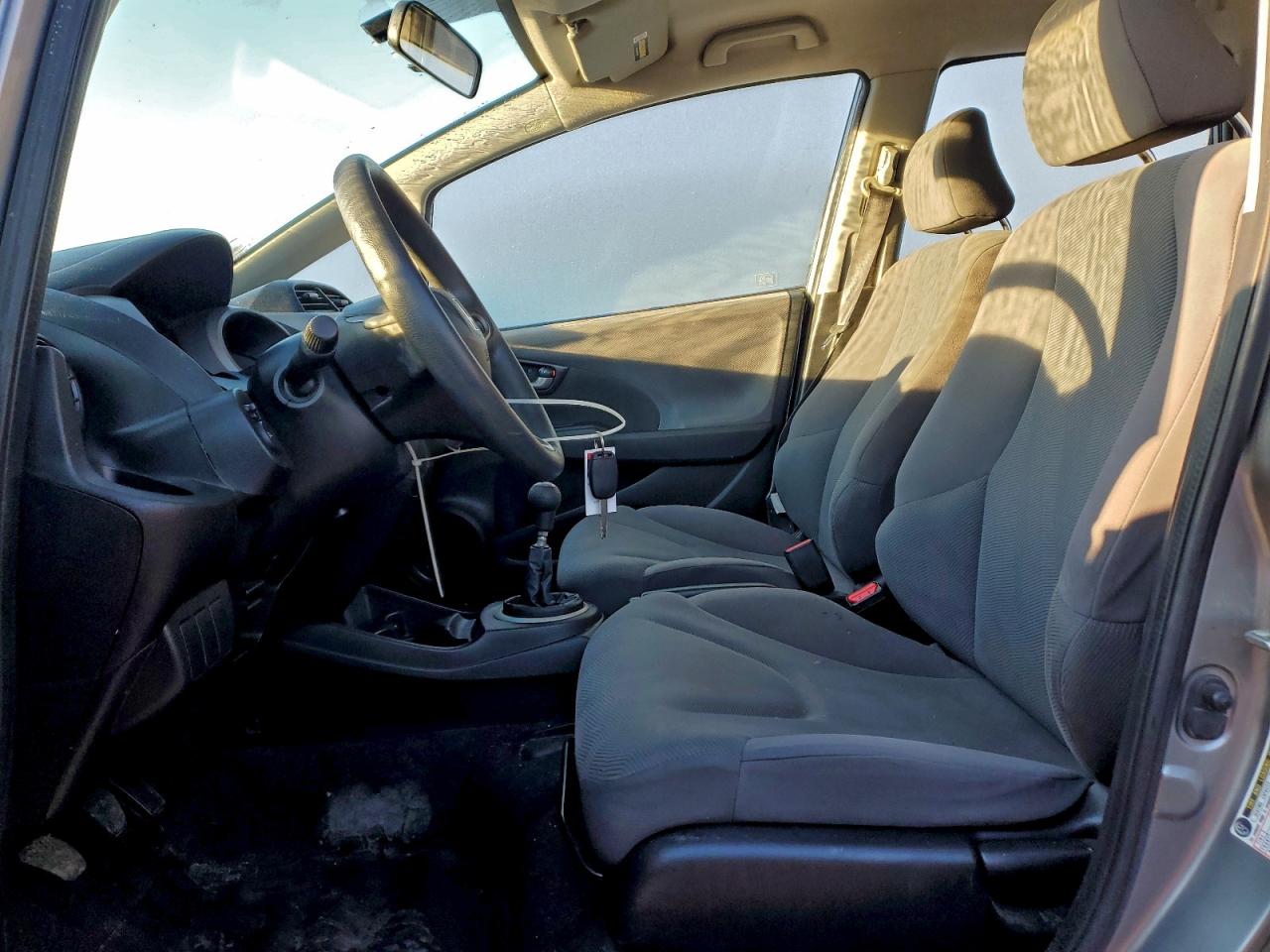 2010 Honda Fit VIN: JHMGE8G28AC009985 Lot: 92902495