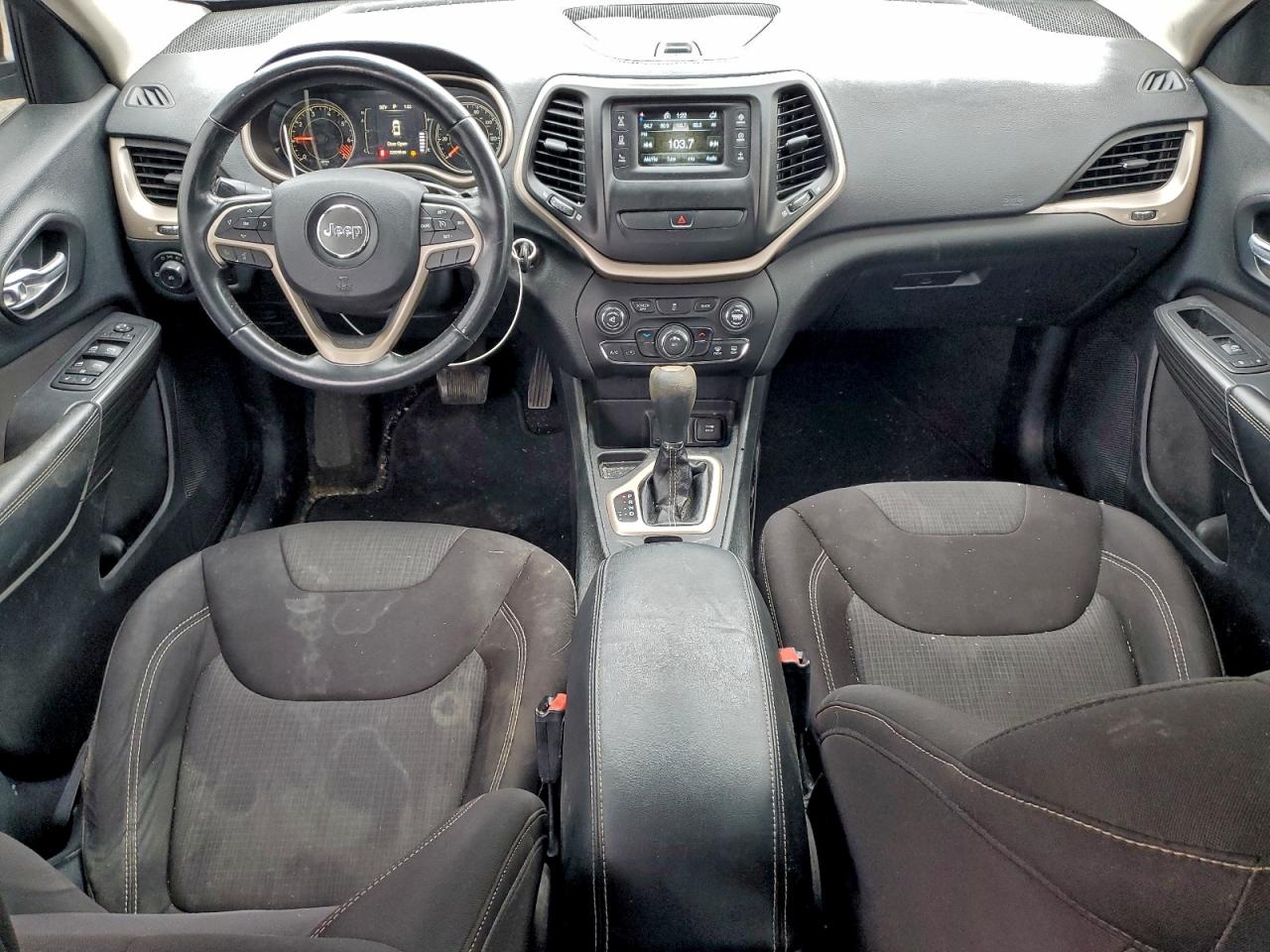 2015 Jeep Cherokee Latitude VIN: 1C4PJLCB1FW676781 Lot: 94166355