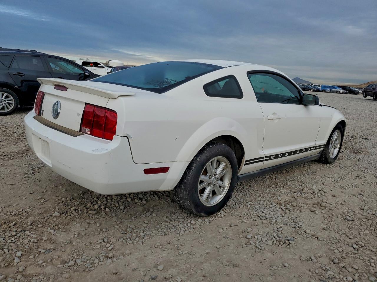 2007 Ford Mustang VIN: 1ZVFT80N075273431 Lot: 94418935