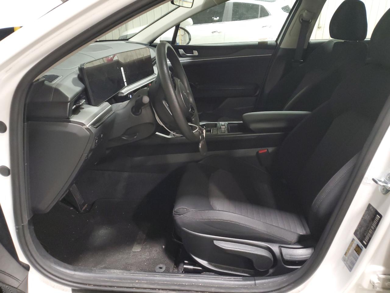 2025 Kia K5 Lxs VIN: KNAG24J7XS5321428 Lot: 92869245