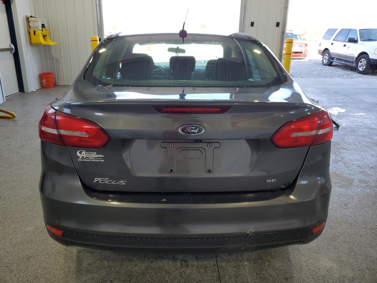 2018 Ford Focus Se VIN: 1FADP3F22JL267590 Lot: 92407485