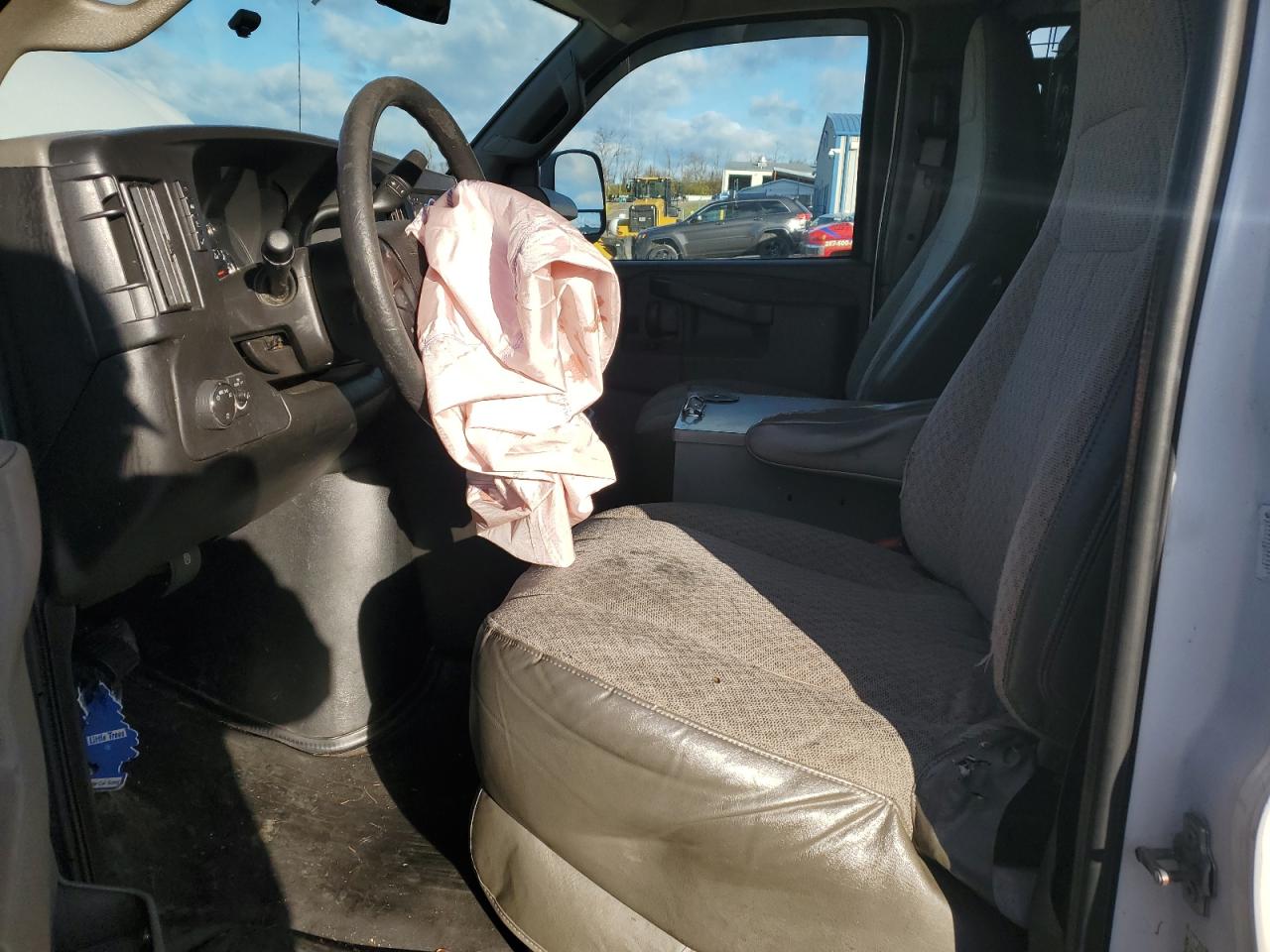 2016 Chevrolet Express G2500 Utility / Service Van VIN: 1GCWGAFF8G1293304 Lot: 91848035