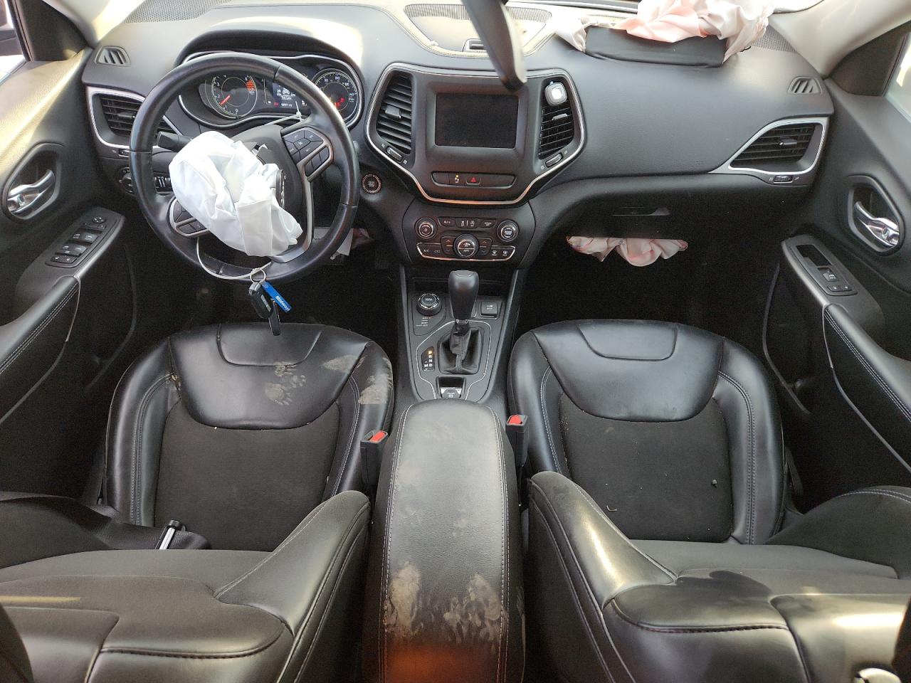 2019 Jeep Cherokee Latitude Plus VIN: 1C4PJMLB8KD310375 Lot: 90791125