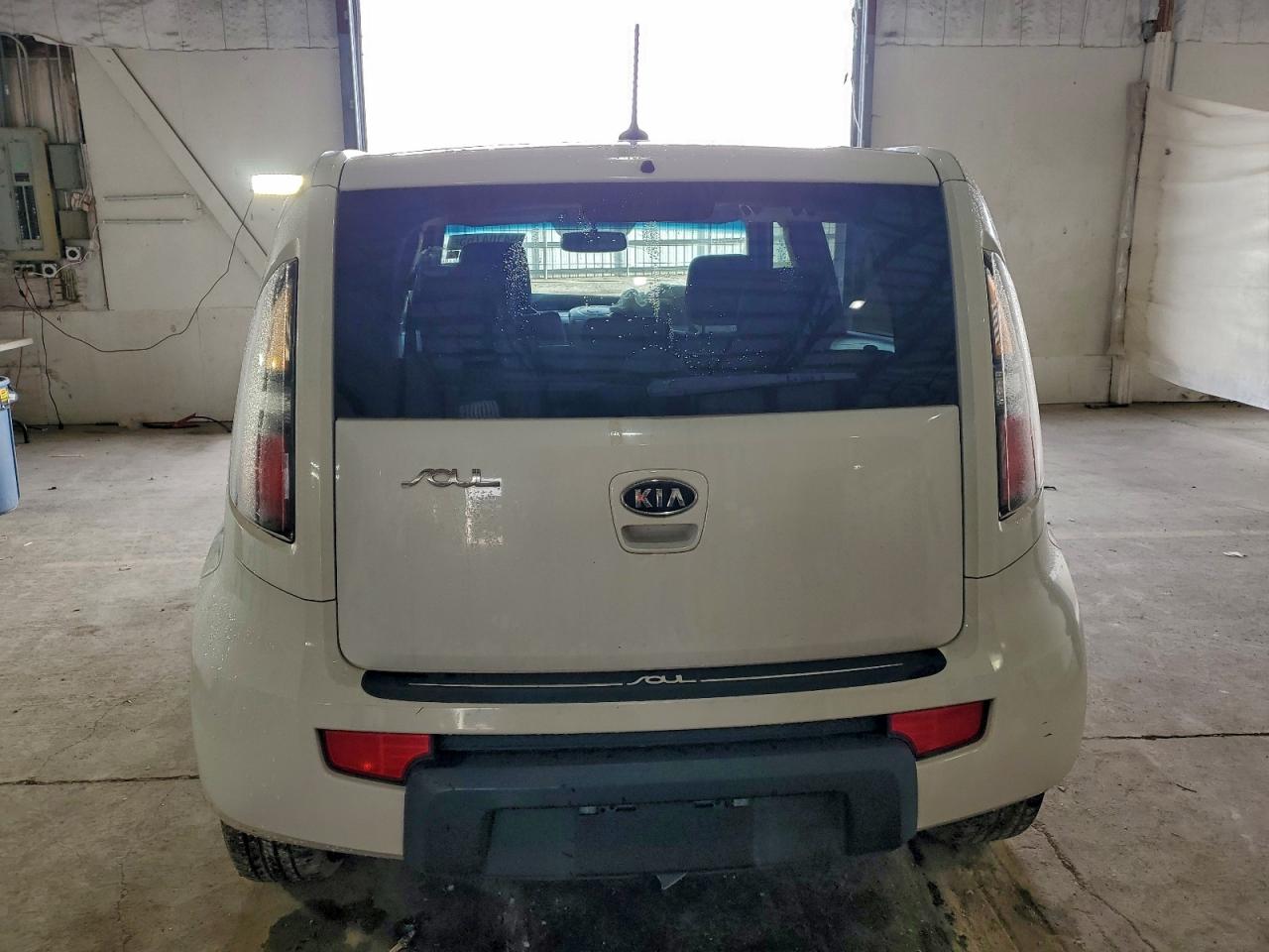 2011 Kia Soul + VIN: KNDJT2A23B7330121 Lot: 94104765