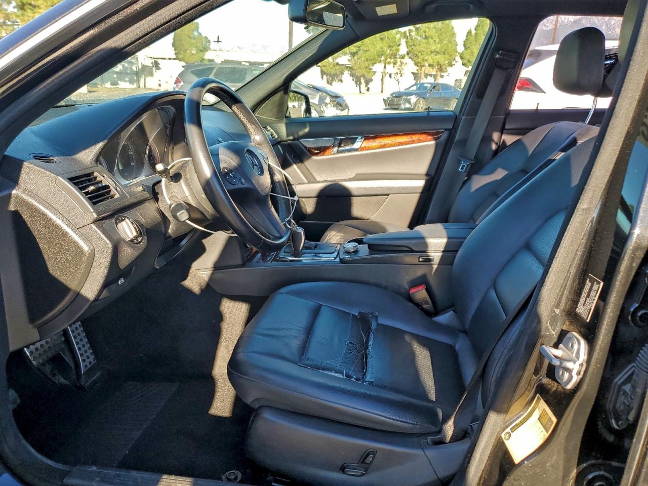 2010 Mercedes-Benz C 300 VIN: WDDGF5EB7AR110180 Lot: 94085365