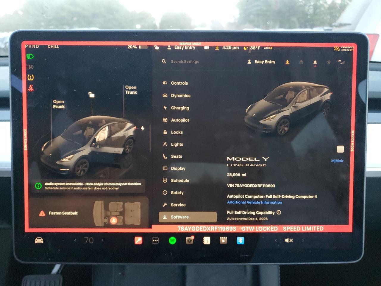 2024 Tesla Model Y VIN: 7SAYGDEDXRF119693 Lot: 92910605