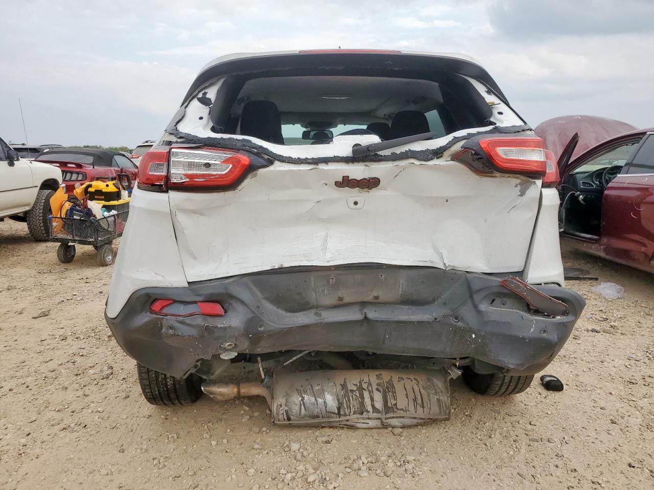 2016 Jeep Cherokee Latitude VIN: 1C4PJLCB2GW362252 Lot: 92762265