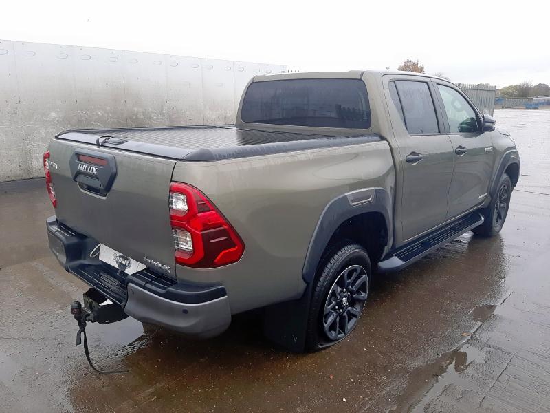2021 TOYOTA HILUX INVINCIBLE X D/CAB PICK UP 2.8 D-4D AUTO