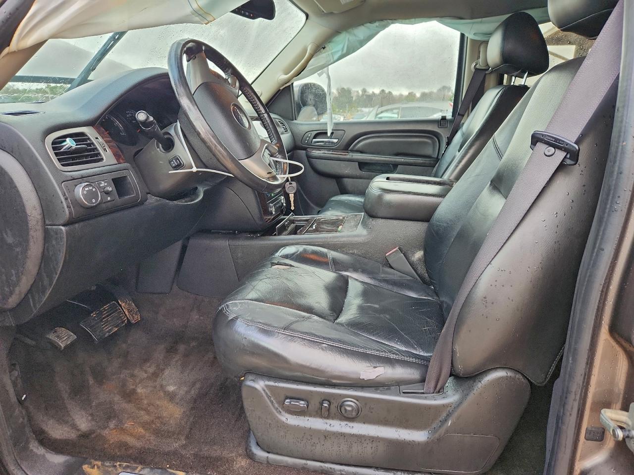 2011 GMC Yukon Denali VIN: 1GKS2EEF3BR218725 Lot: 94150525