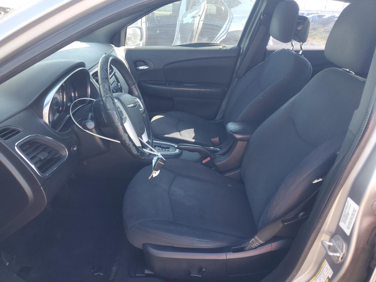 2014 Chrysler 200 Touring VIN: 1C3CCBBB1EN128745 Lot: 92235965