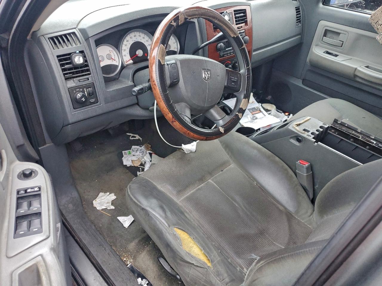 2005 Dodge Dakota Quad Slt VIN: 1D7HW48N35S365802 Lot: 93709255