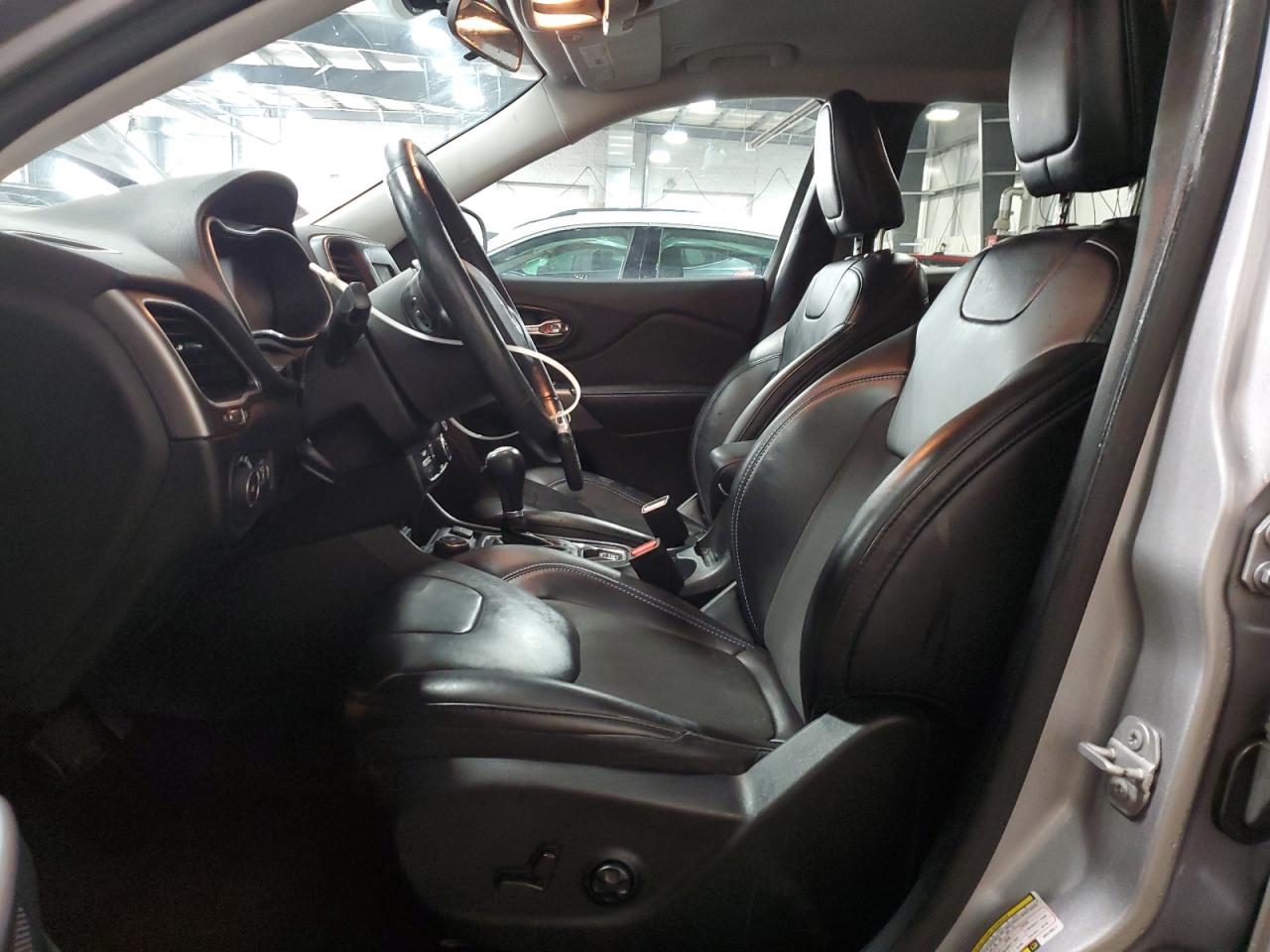 2019 Jeep Cherokee Latitude Plus VIN: 1C4PJMLB6KD276811 Lot: 92108155