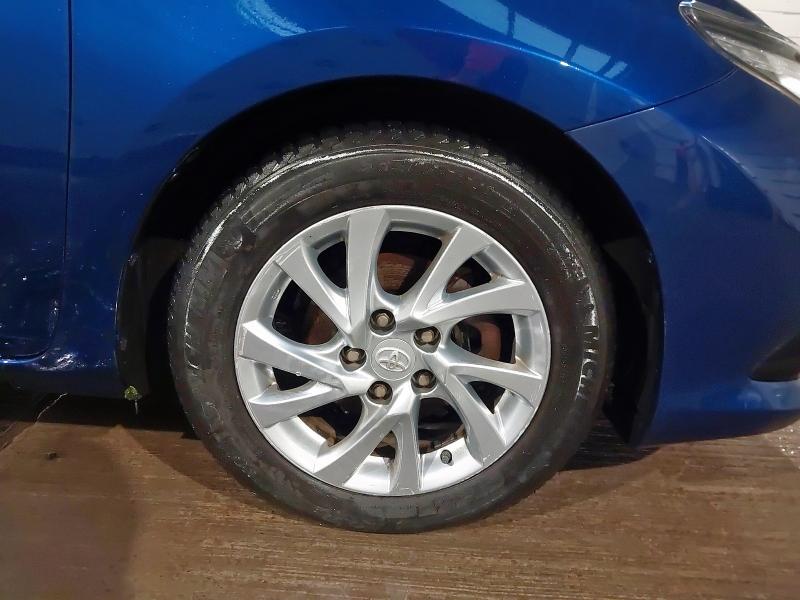 2016 TOYOTA AURIS BUSI