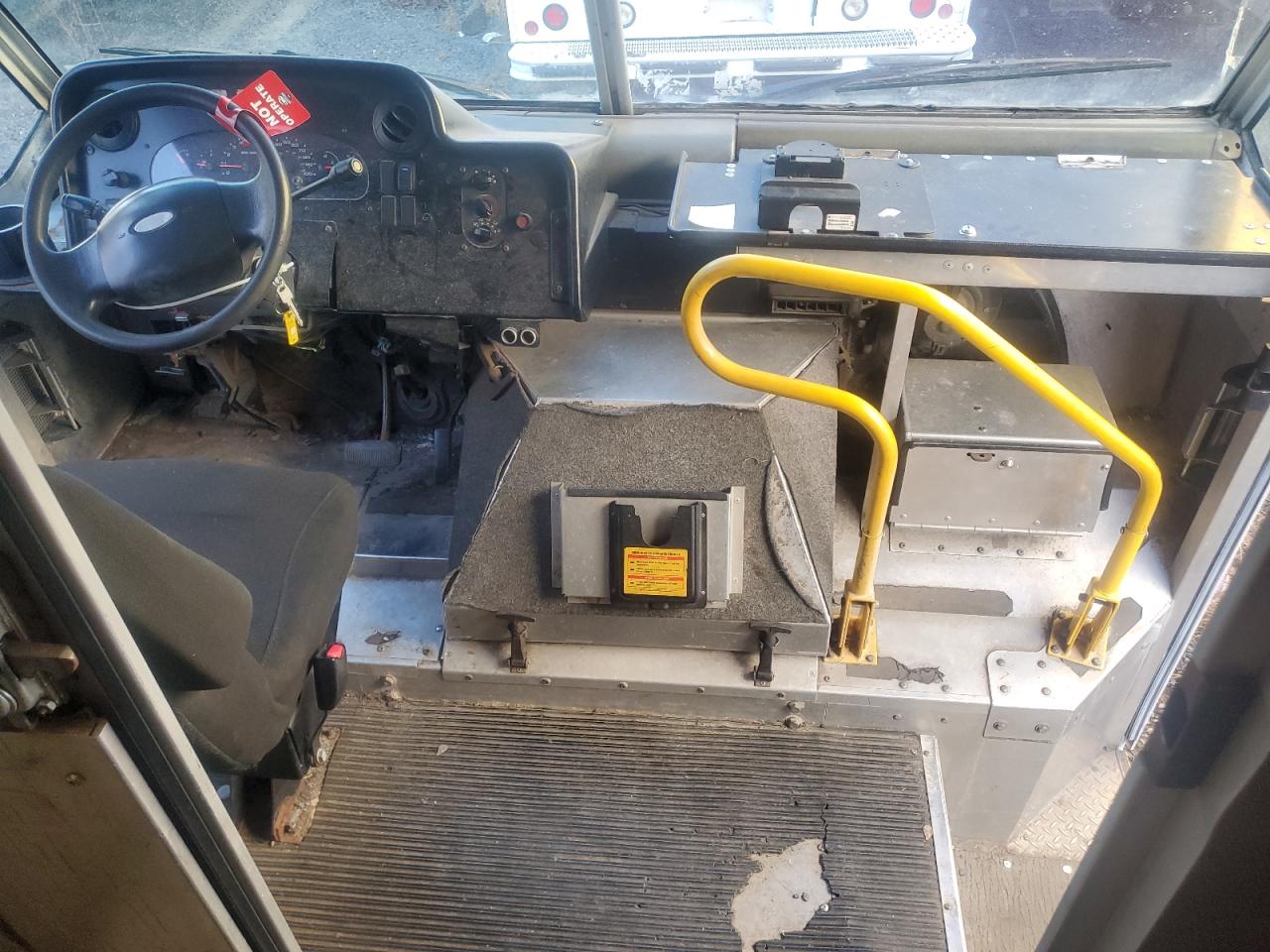 2008 Ford E450 Delivery Truck VIN: 1FCLE49L28DA50700 Lot: 92095985