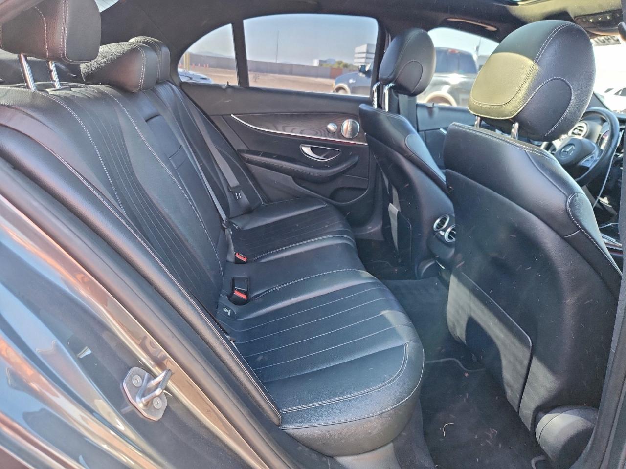 2017 Mercedes-Benz E 300 VIN: WDDZF4JBXHA061378 Lot: 94575135