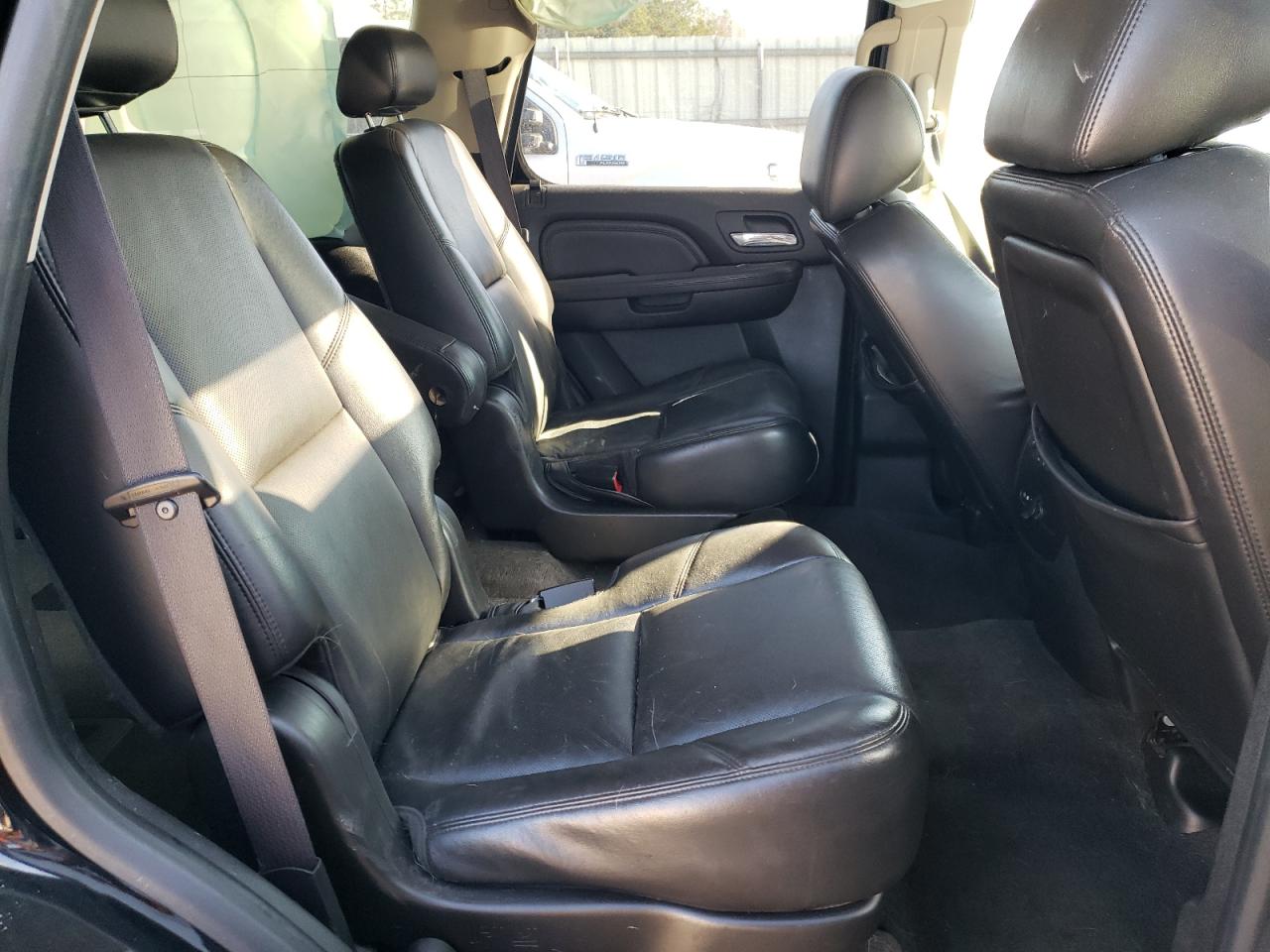 2010 GMC Yukon Denali VIN: 1GKUKEEF8AR193599 Lot: 92945245