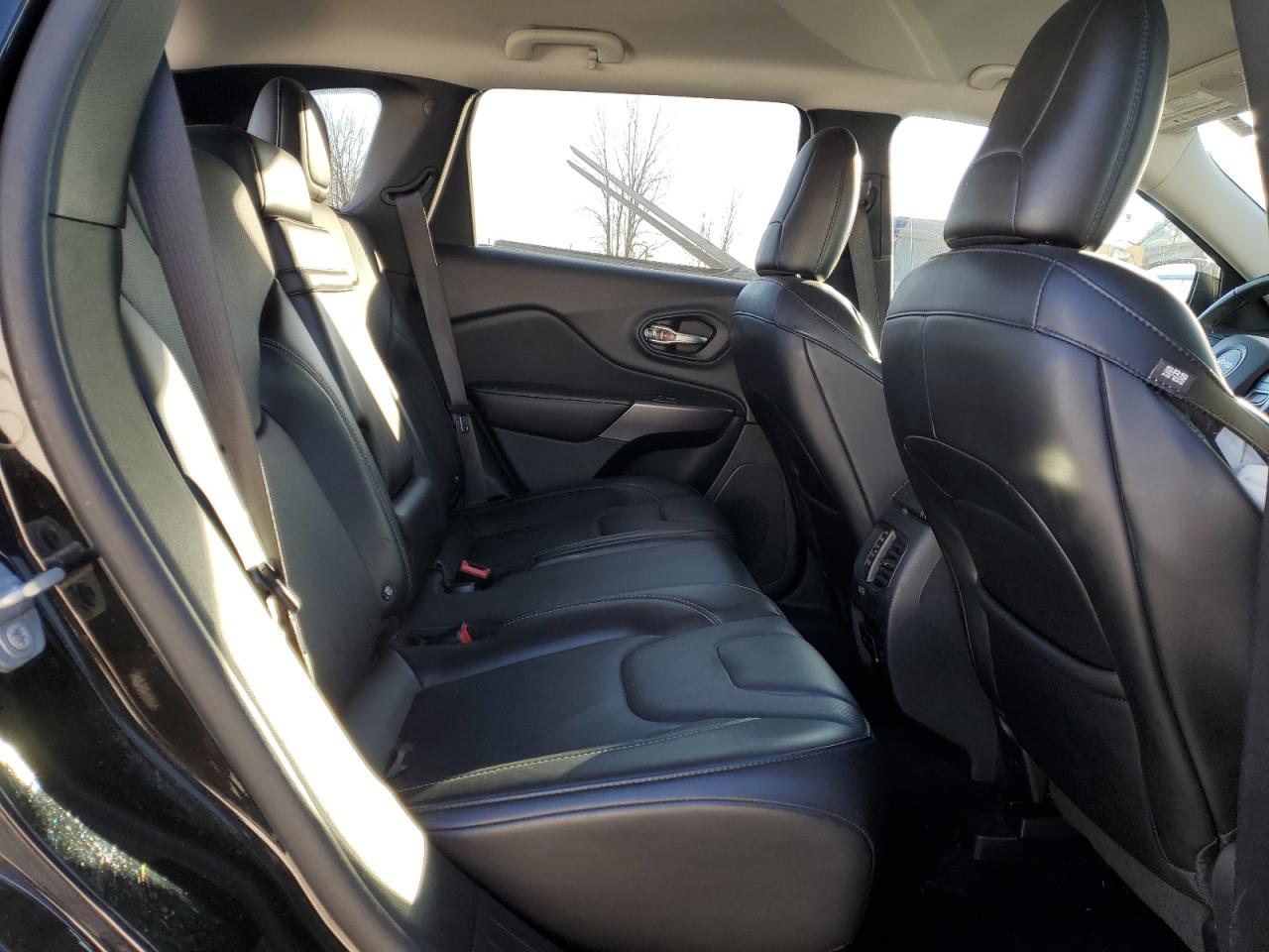 2019 Jeep Cherokee Limited VIN: 1C4PJMDN8KD208079 Lot: 92671335