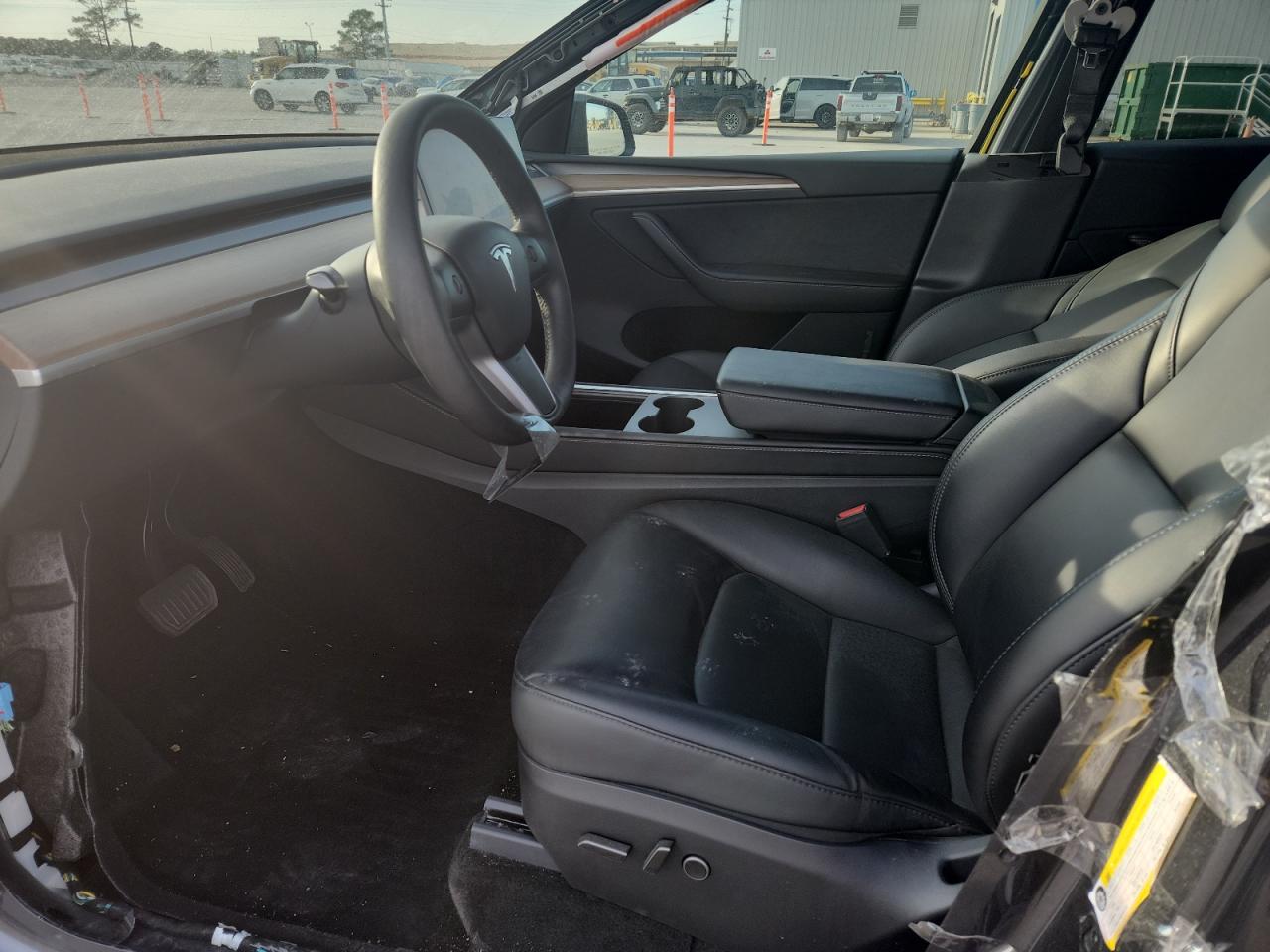 2024 Tesla Model Y VIN: 7SAYGDEE3RF013711 Lot: 92121115