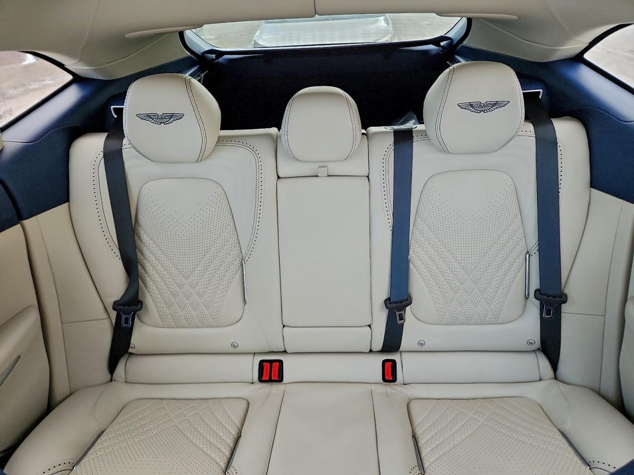 2021 Aston Martin Dbx VIN: SCFVUJAW7MTV03260 Lot: 94503645