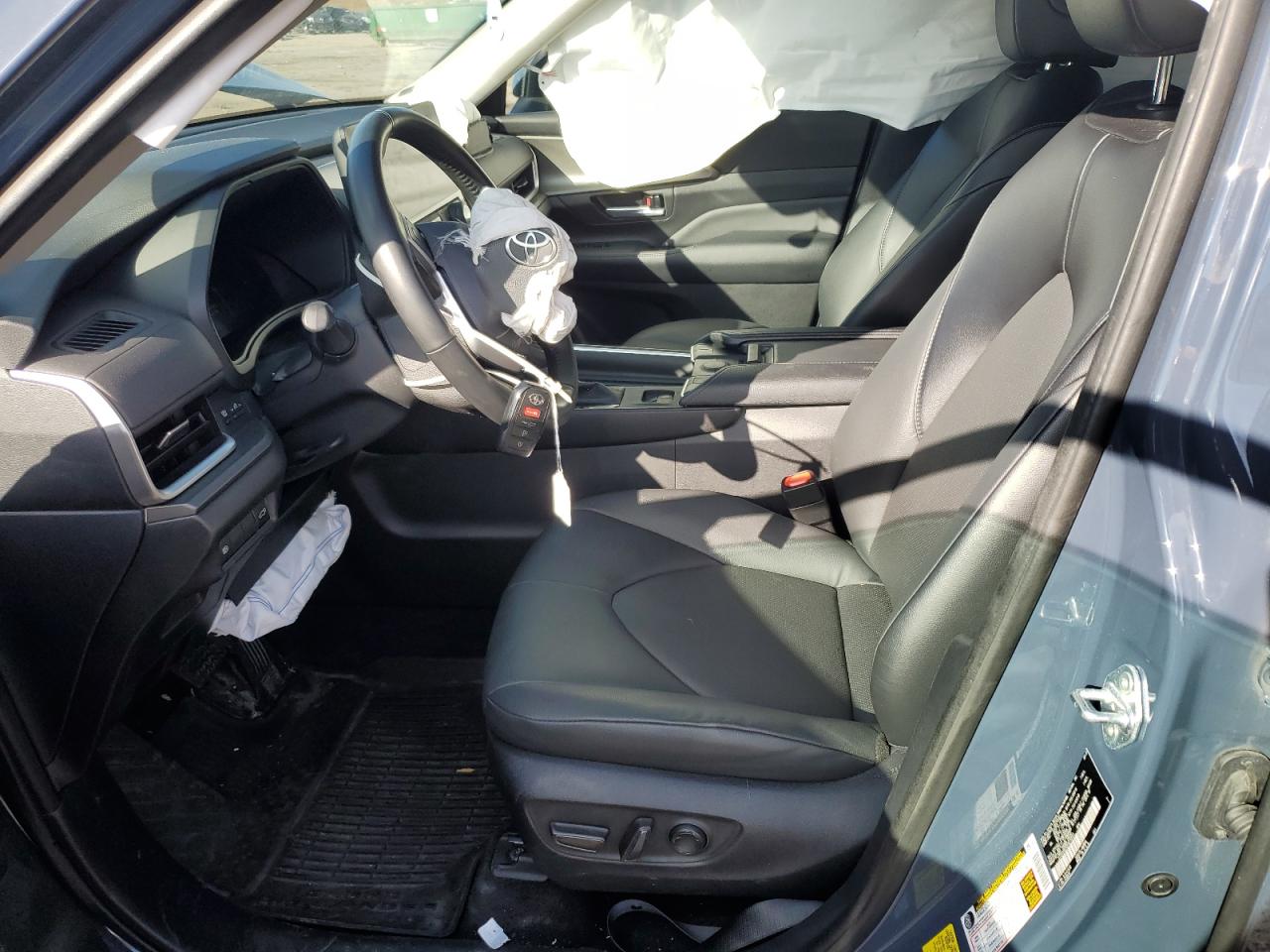 2024 Toyota Grand Highlander Xle VIN: 5TDAAAB50RS014653 Lot: 93714005