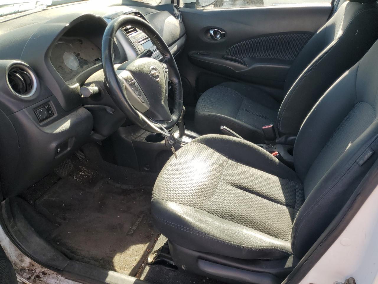 2015 Nissan Versa Note S VIN: 3N1CE2CP0FL423100 Lot: 90845335