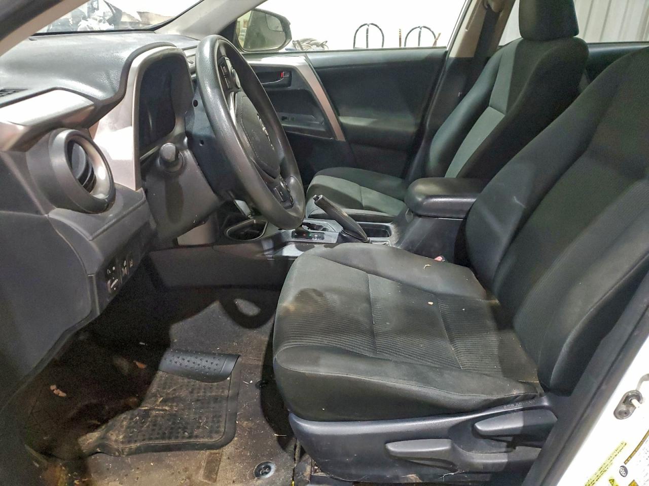 2017 Toyota Rav4 Le VIN: JTMZFREV2HJ703300 Lot: 93673945