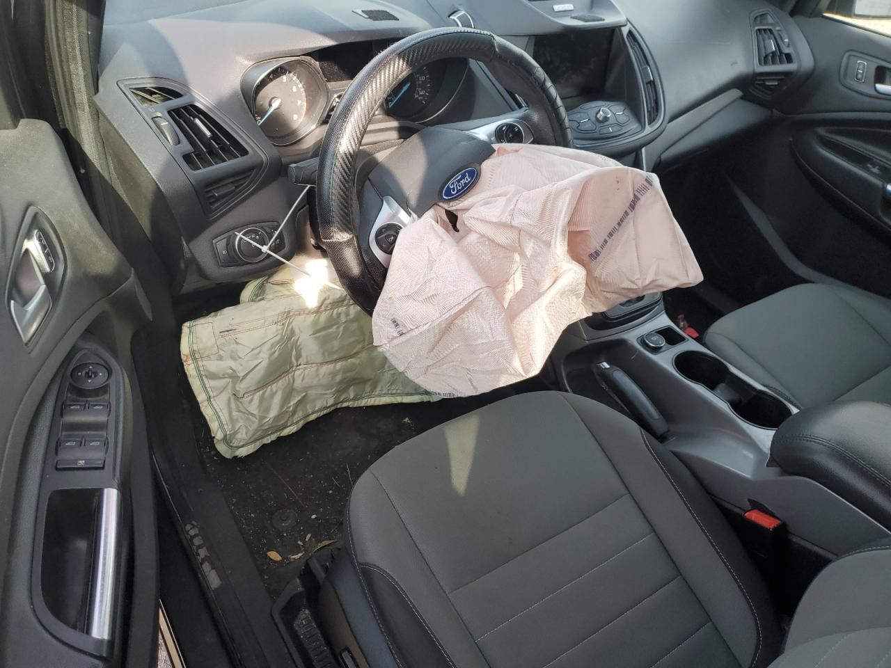 2015 Ford Escape Se VIN: 1FMCU9G92FUB67578 Lot: 92684085