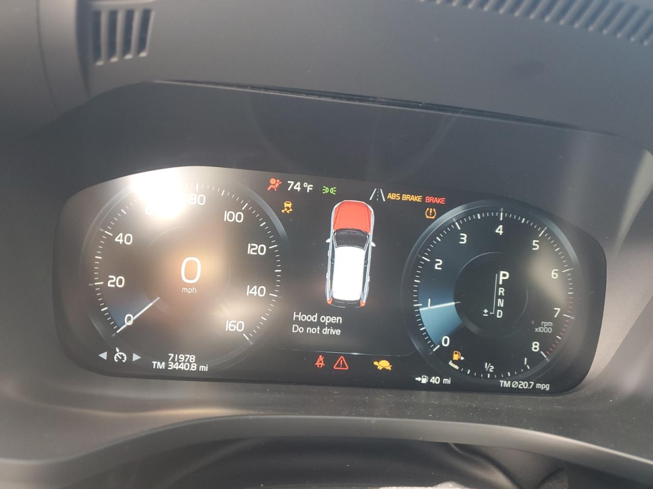 2020 Volvo Xc60 T5 R-Design VIN: YV4102DM3L1585438 Lot: 92365385