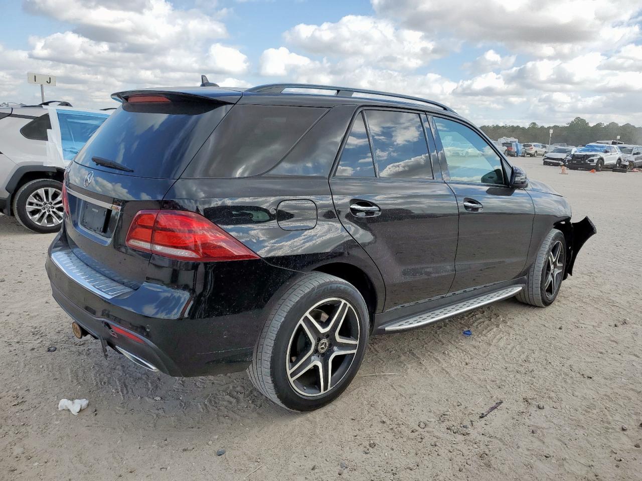 2018 Mercedes-Benz Gle 350 VIN: 4JGDA5JB4JB000886 Lot: 92645675